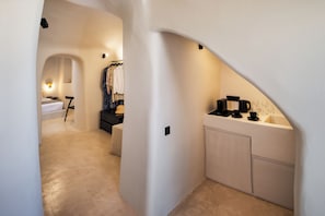 Cave Suite, Outdoor Tub | Cofres nos quartos, Wi-Fi de cortesia