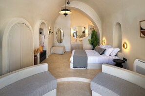 Cave Suite, Outdoor Tub | In-room safe, soundproofing, free WiFi - Calissa Suites by Ananda (Santorini)