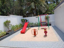 Área de juegos infantiles al aire libre