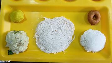 Desayuno de cocina local incluido todos los días