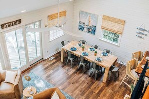 Dining - Dreamy Waterfront+Hot tub+Kayaks+Deck+Dock+Games (Deltaville)
