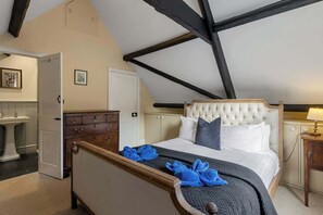 3 Schlafzimmer, Schreibtisch, Bügeleisen/Bügelbrett, WLAN