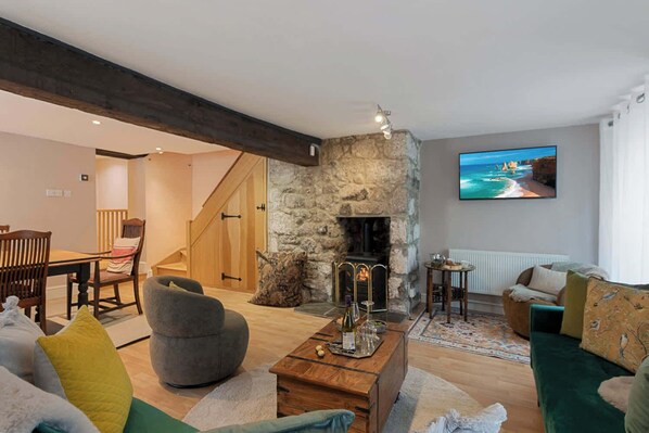 TV, fireplace, offices