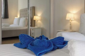 3 makuuhuonetta, silitysrauta/-lauta, Wi-Fi, vuodevaatteet