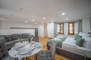 Kondominium Comfort | Makan di kamar