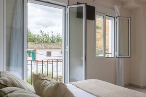 3 bedrooms, iron/ironing board, travel cot, WiFi