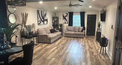 Charming 3-bedroom house in LaPlace with AC, WiFi