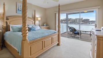 4 bedrooms, desk, WiFi, bed sheets