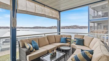 TV, fireplace, stereo, offices