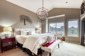 3 bedrooms, iron/ironing board, travel cot, free WiFi