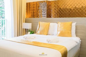 Vil·la de luxe, vistes al llac | Roba de llit d'alta qualitat, cobrellits, minibar i escriptori 