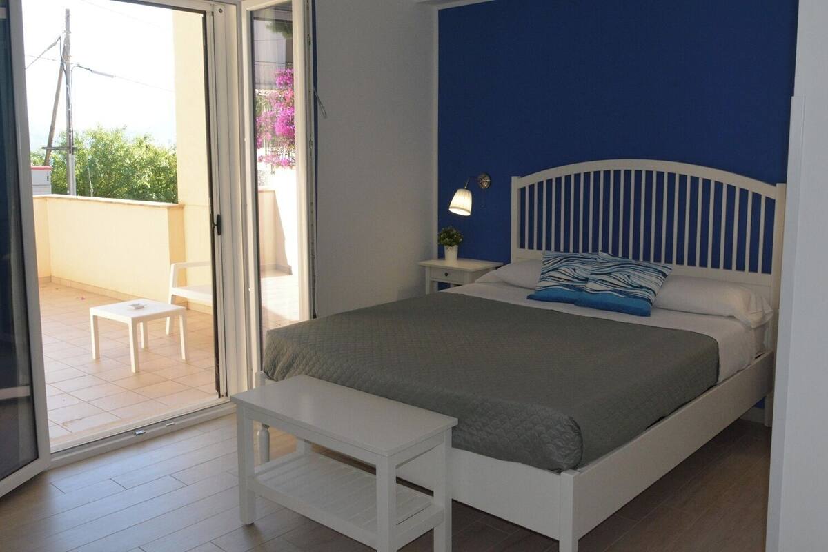 Classic Triple Room | Desk, free WiFi