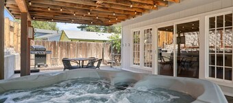 Desert Dreams Retreat Hot Tub Game Room Fire Pit