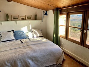 4 Schlafzimmer, Reisekinderbett, kostenloses WLAN, Bettwäsche