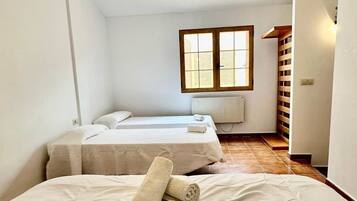 Bungalow, 3 chambres, cheminée, vue montagne | 4 chambres