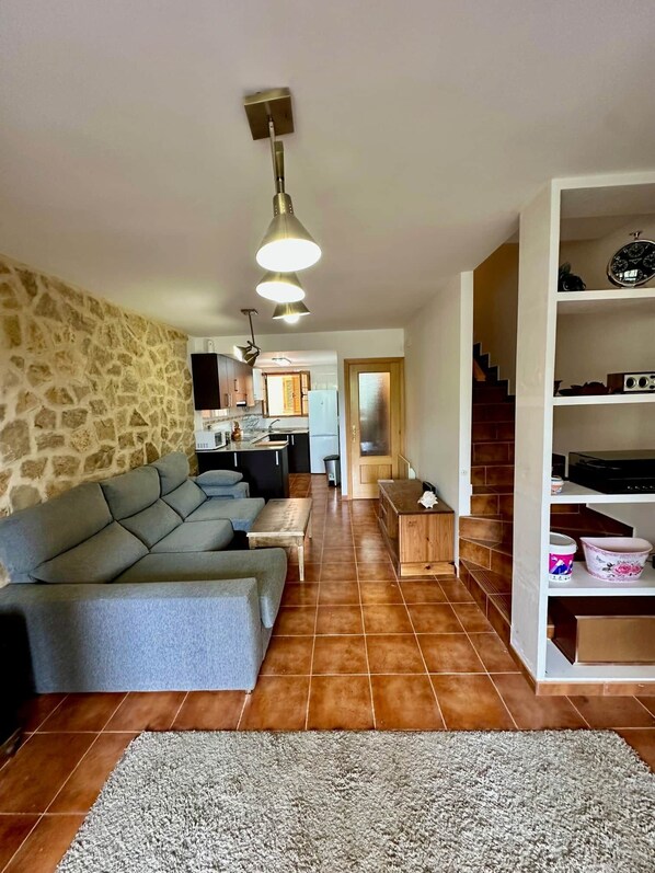 Bungalow, 3 habitaciones, chimenea, vista a la montaña | Sala de estar