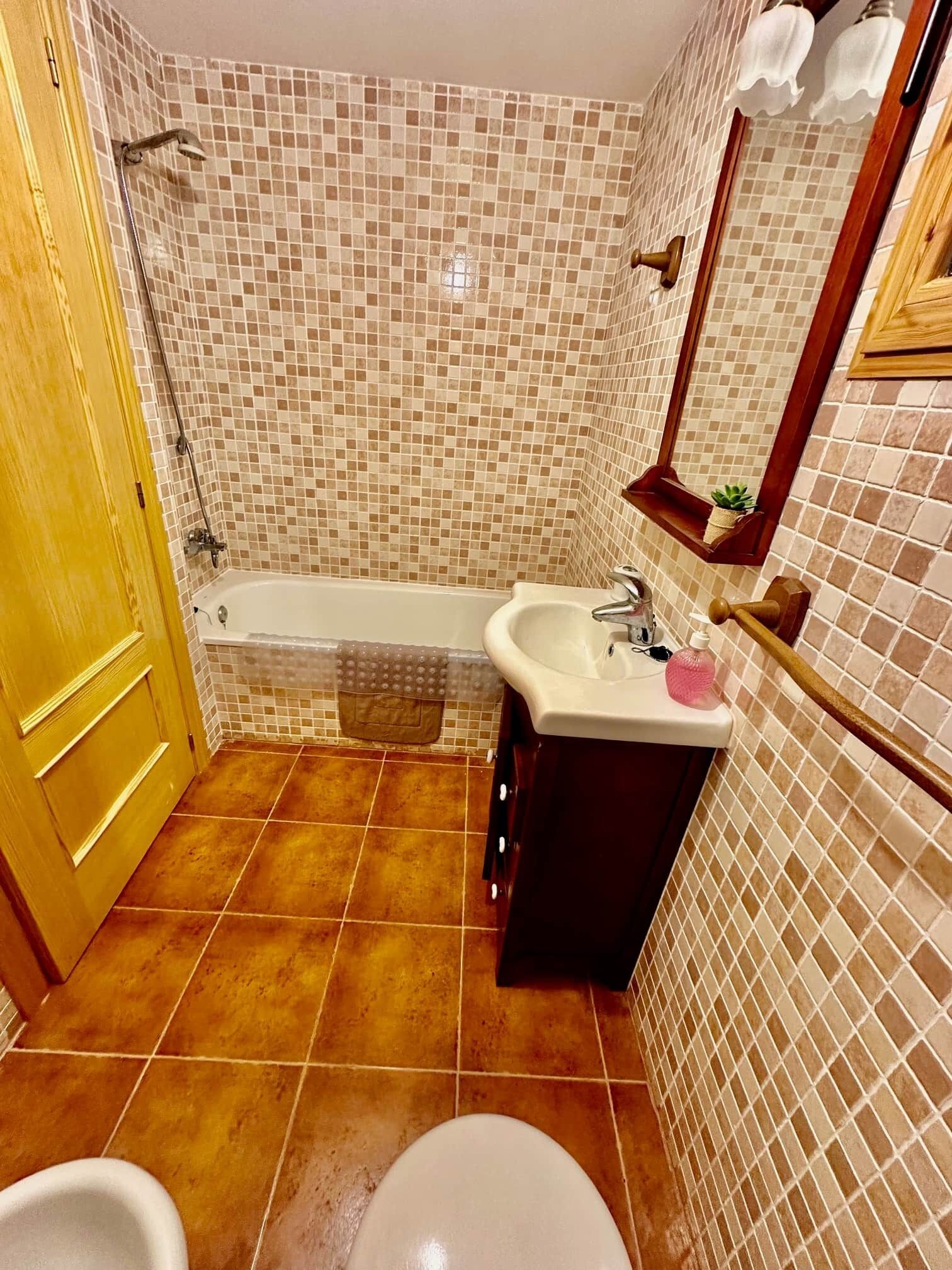 Bungalou, 3 dormitoris, llar de foc, vistes a la muntanya | Bany