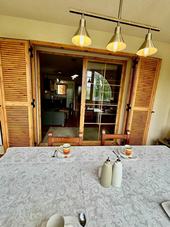 Bungalow, 3 chambres, cheminée, vue montagne | Intérieur