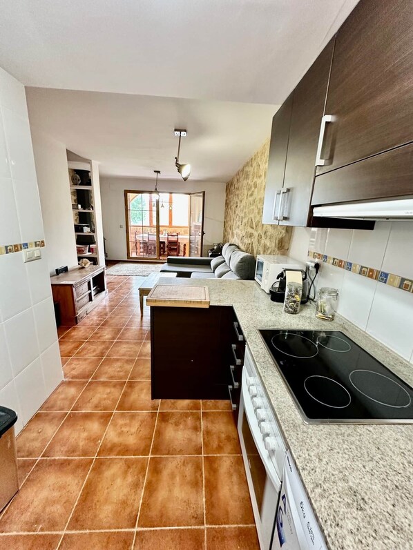 Bungalow, 3 habitaciones, chimenea, vista a la montaña | Interior