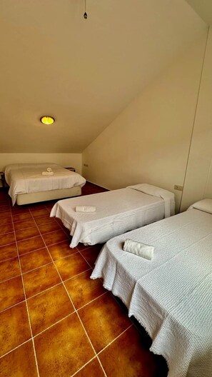 Bungalow, 3 slaapkamers, open haard, uitzicht op bergen | 4 slaapkamers