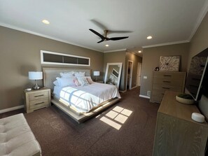 3 bedrooms, desk, iron/ironing board, free WiFi