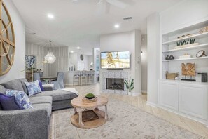 Smart TV, offices - Le Rêve Charmant | A Serene Gulf Coast Hideaway with Golf Cart Provided (Gulf Shores)