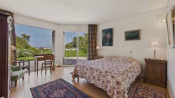 2 slaapkamers, een strijkplank/strijkijzer, gratis wifi