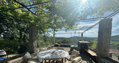 Rustic Mediterranean boutique house Cherryville