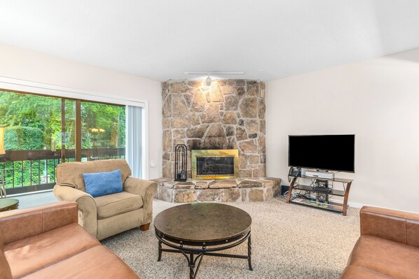 Smart TV, fireplace, DVD player