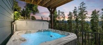 Steps to Bus Loop | Hot Tub | Decks | Grill | Group Getaway Ready