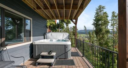 Steps to Bus Loop | Hot Tub | Decks | Grill | Group Getaway Ready