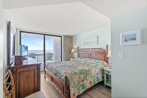 3 bedrooms, iron/ironing board, free WiFi, bed sheets - Nicely Renovated Oceanfront Condo + Free Attraction Tickets! (North Myrtle Beach)