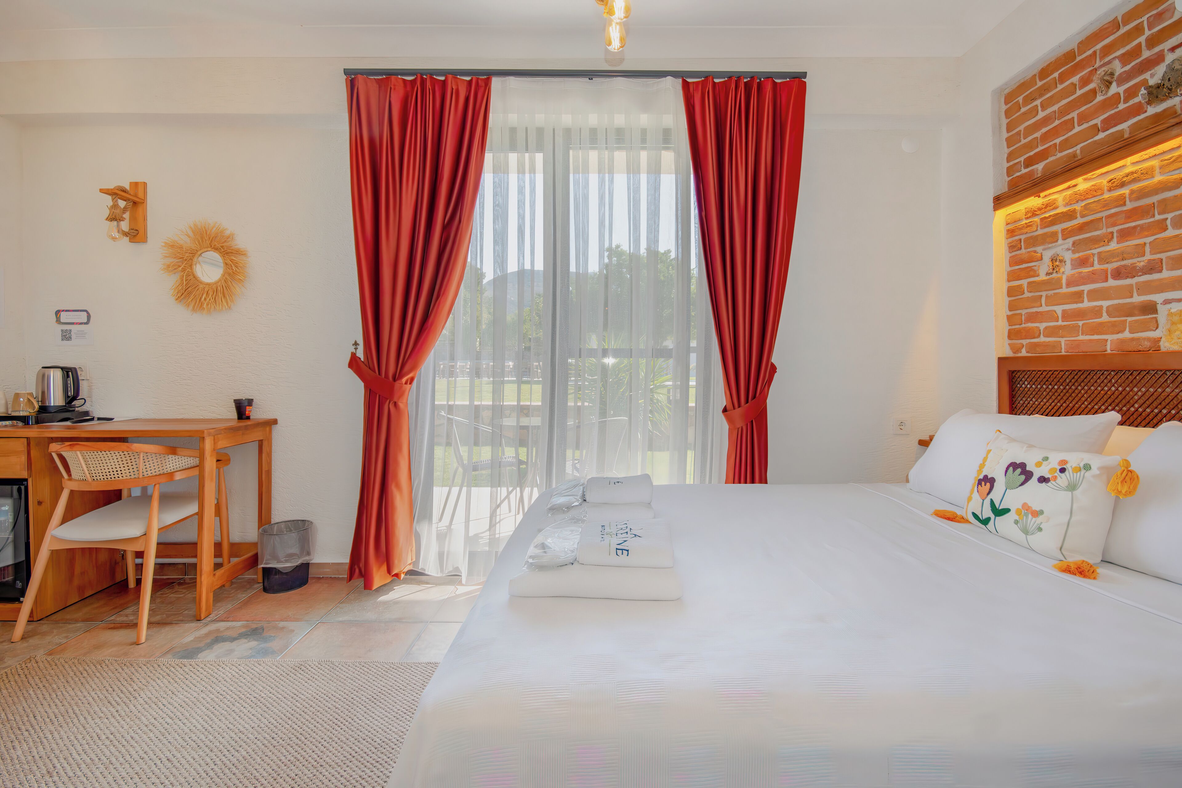 Caja de seguridad en la habitación y cortinas blackout 