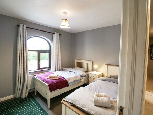 Casa de campo | 3 habitaciones, decoración personalizada y muebles diferentes 