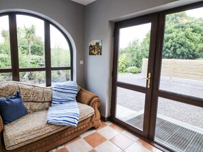 Cottage | Living area