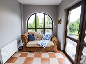 Cottage | Living area