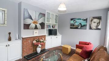 Cottage | Living area