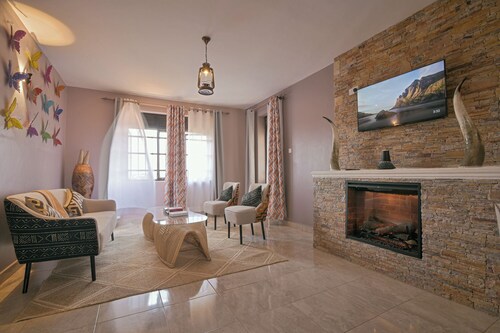 Aqueduct 1359 Hotel Apartments