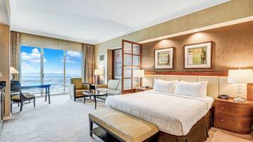 Desk, iron/ironing board, WiFi, bed sheets