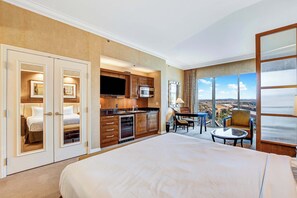 Desk, iron/ironing board, WiFi, bed sheets