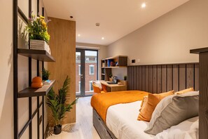 Free WiFi, bed sheets - Student Only Port on the Square (Bristol)