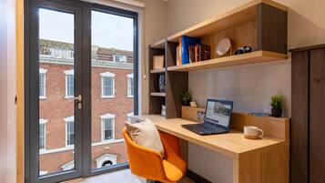 Wi-Fi de cortesia, roupa de cama