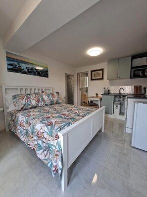 1 dormitorio, tabla de planchar con plancha, wifi gratis y ropa de cama