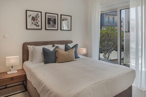 In-room safe, blackout curtains, iron/ironing board, free WiFi - Phaedrus Living: Travertine Residences 101 (Strovolos)