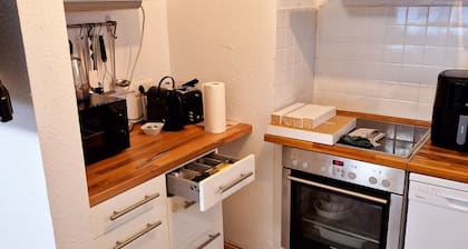 Charming 1-bedroom apartment with AC, WiFi in tranquil Walldorf