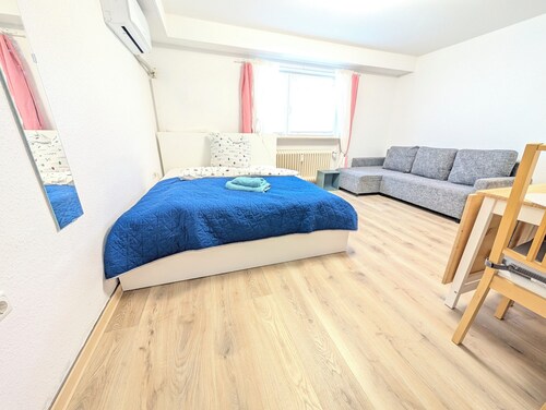 Charming 1-bedroom apartment with AC, WiFi in tranquil Walldorf