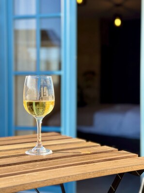 Room, 1 Bedroom, Accessible | Food and drink