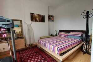 2 bedrooms, iron/ironing board, WiFi, bed sheets - Spacious Two bedroom Earl's Court Apartment (London)