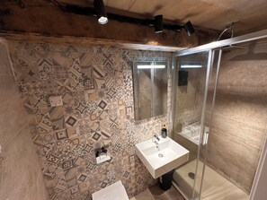 Room, 1 Bedroom, Accessible | Bathroom