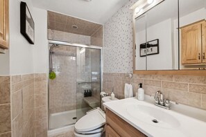 Eco-friendly toiletries, hair dryer